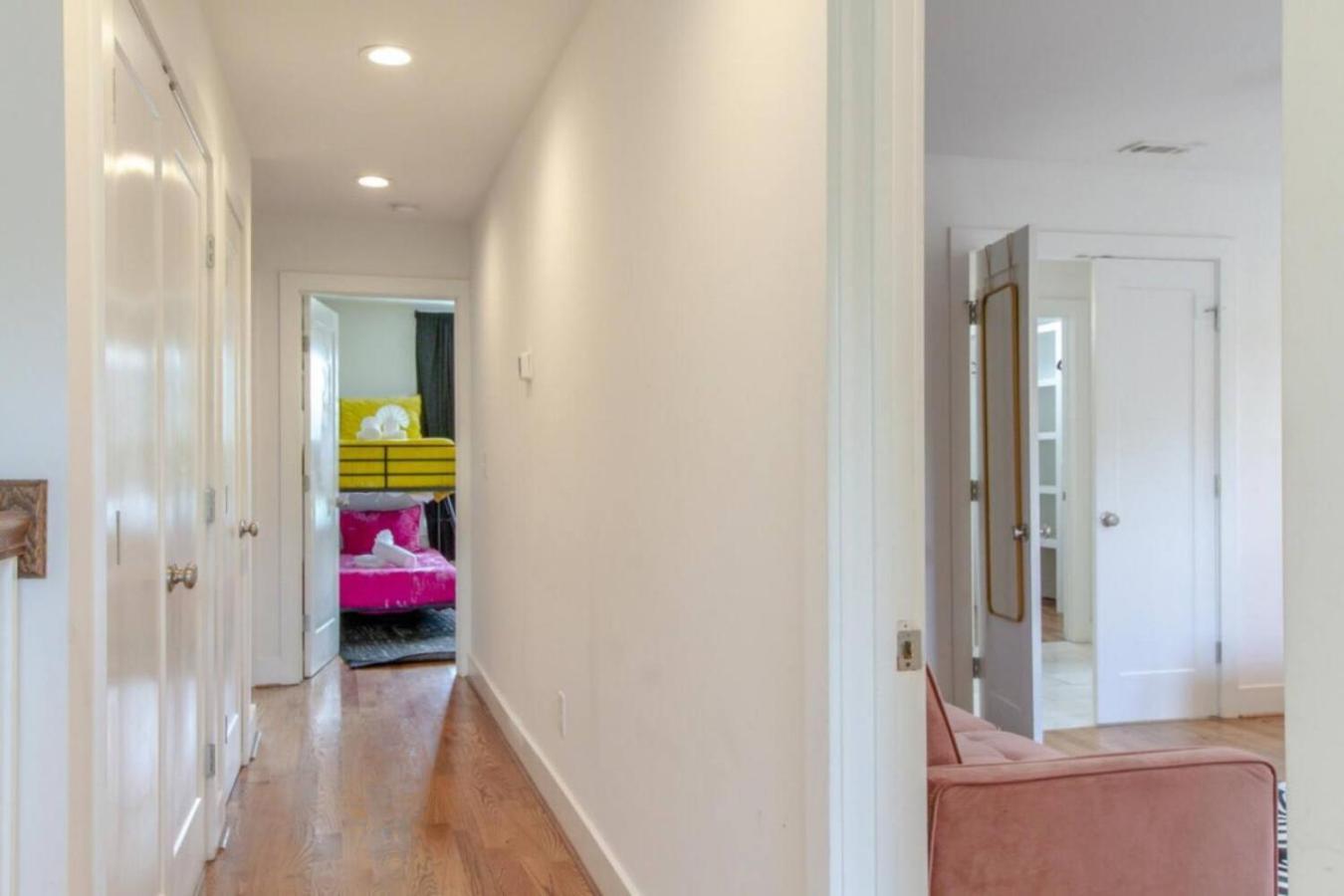 Holiday home Howdy House New And Trendy With Rooftop Deck Nashville