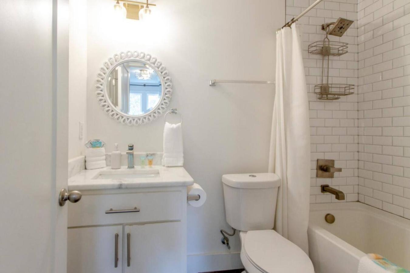 Holiday home Howdy House New And Trendy With Rooftop Deck Nashville