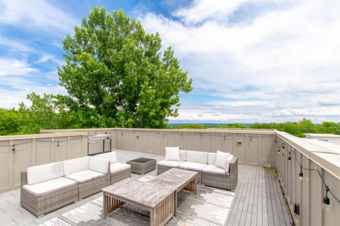 Howdy House New And Trendy With Rooftop Deck Nashville